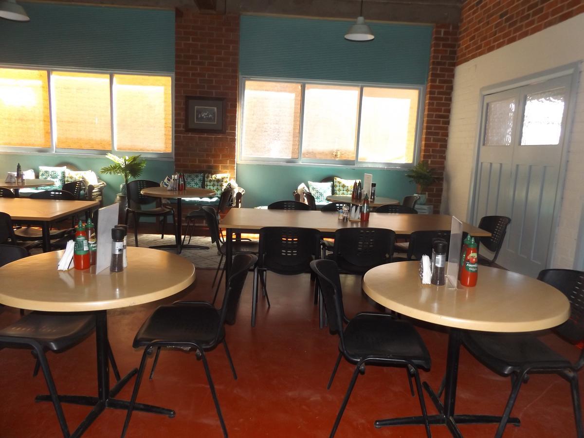 Queen Of The Murchison Guest House & Cafe Cue Exterior photo